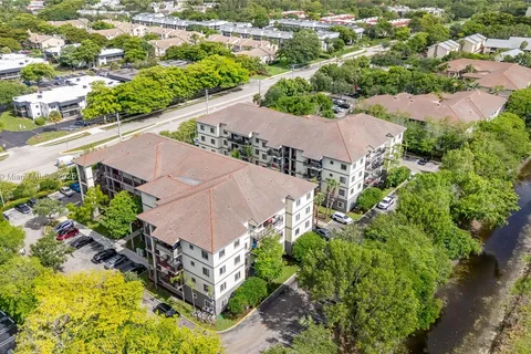 2851 Riverside Dr, Coral Springs FL 33065