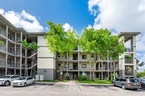 2851 Riverside Dr, Coral Springs FL 33065