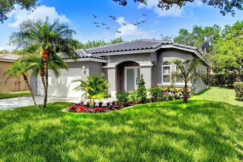 3841 NW 43rd Ter, Coconut Creek FL 33073