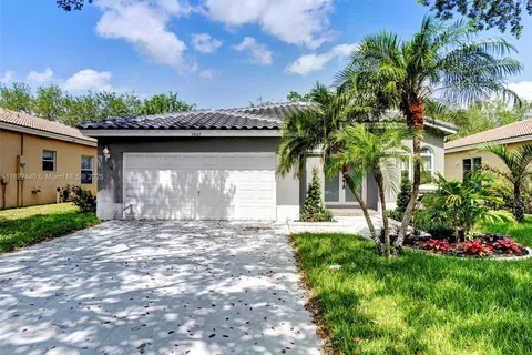 3841 NW 43rd Ter, Coconut Creek FL 33073