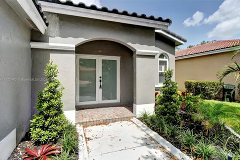 3841 NW 43rd Ter, Coconut Creek FL 33073
