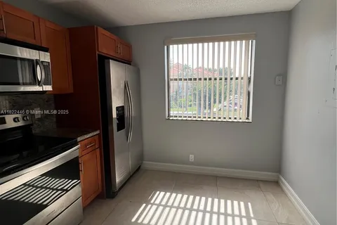 5801 Riverside Dr, Coral Springs FL 33067