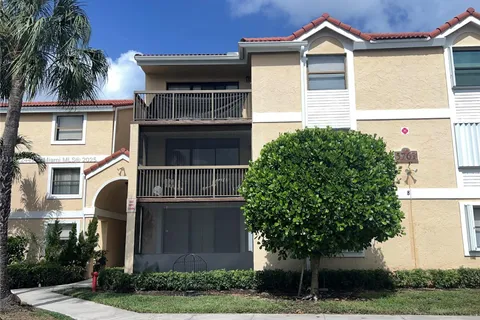 5761 Riverside Dr, Coral Springs FL 33067