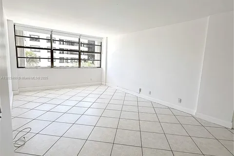 150 Ocean Lane Dr # 4H, Key Biscayne FL 33149