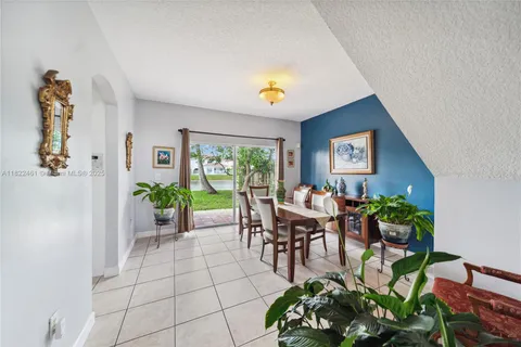 11018 NW 47th Ter, Doral FL 33178
