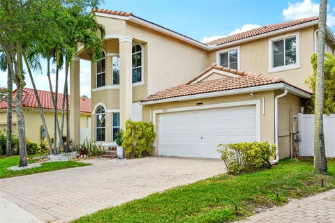 1745 NW 77th Ave, Pembroke Pines FL 33024
