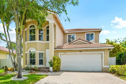1745 NW 77th Ave, Pembroke Pines FL 33024