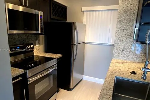 2850 N Oakland Forest Dr # 204, Oakland Park FL 33309