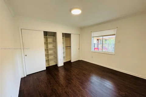 2540 NE 181st St # 1, North Miami Beach FL 33160