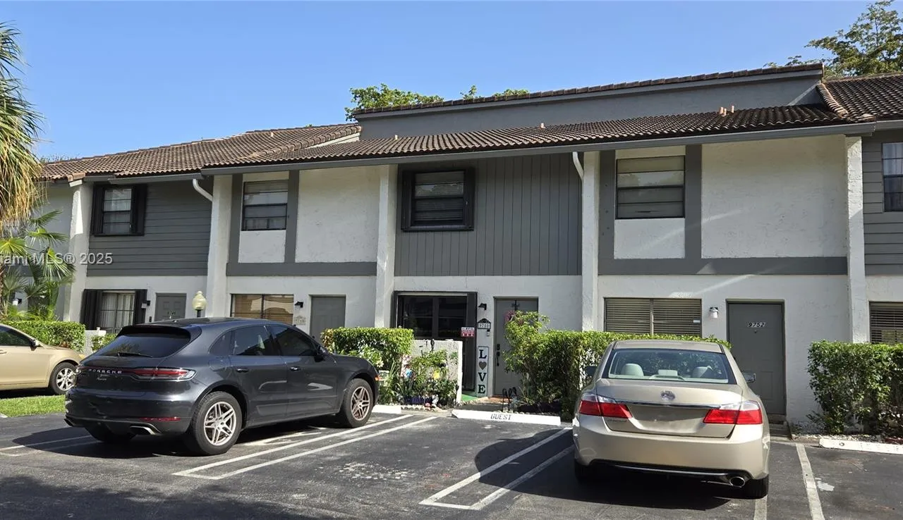 9750 NW 14th St # 5, Coral Springs FL 33071