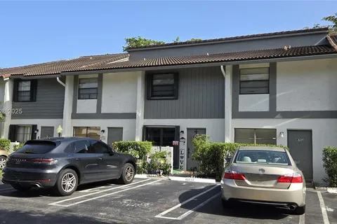 9750 NW 14th St # 5, Coral Springs FL 33071