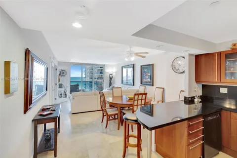 2301 Collins Ave # 1425, Miami Beach FL 33139