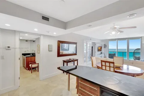 2301 Collins Ave # 1425, Miami Beach FL 33139