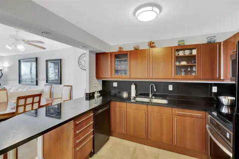 2301 Collins Ave # 1425, Miami Beach FL 33139