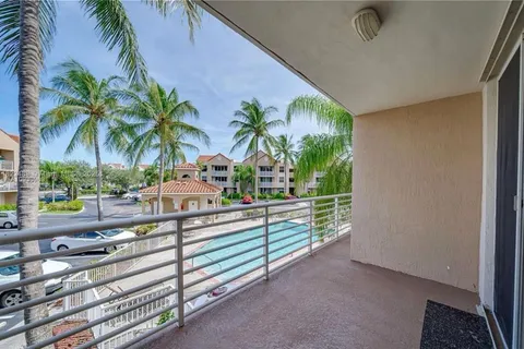 2711 Ocean Club Blvd # 207, Hollywood FL 33019
