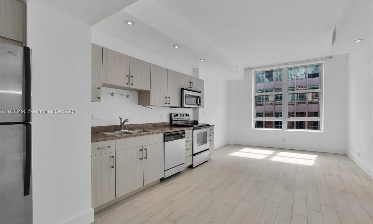 111 E Flagler St # 902, Miami FL 33131