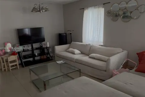 1720 NW 44th St, Miami FL 33142
