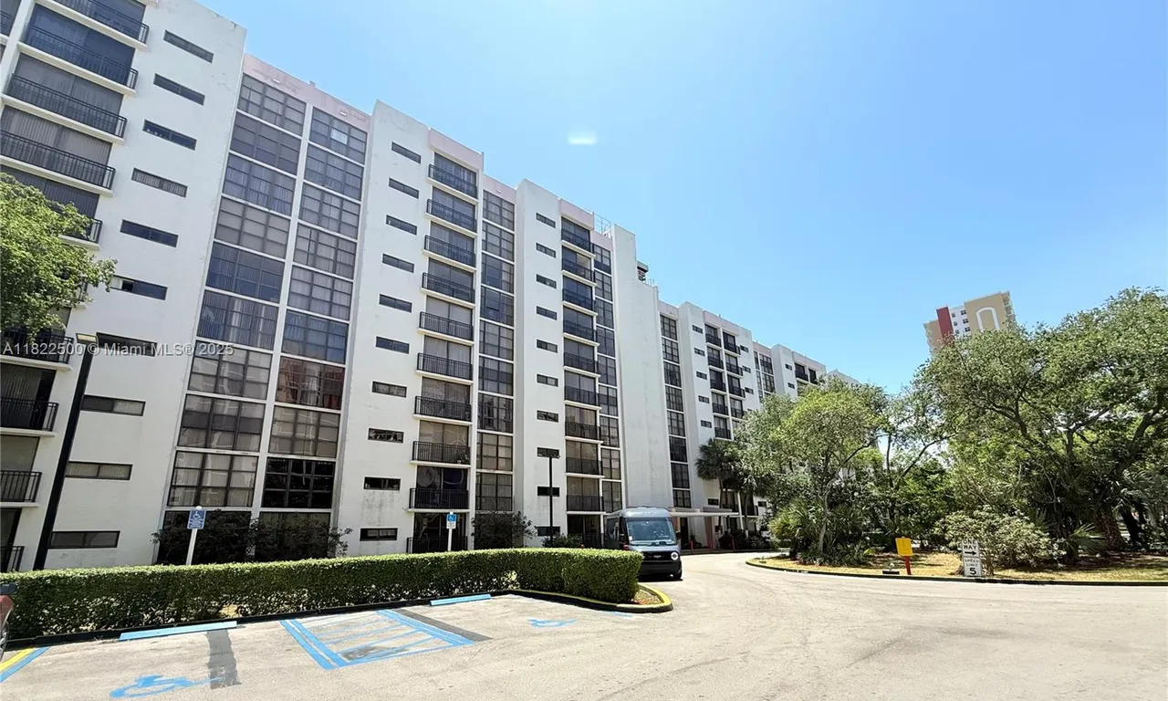 16909 N Bay Rd # 116, Sunny Isles Beach FL 33160