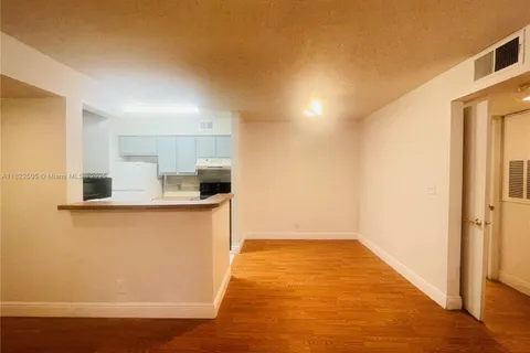 2736 S University Dr # 1102, Davie FL 33328