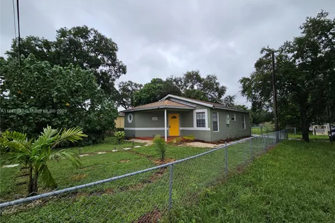 800 NW 15th Ave, Fort Lauderdale FL 33311