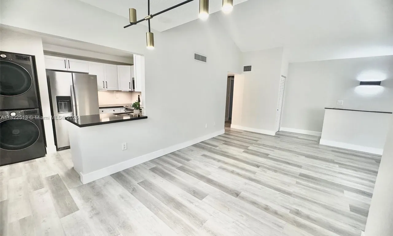 10309 NW 9th St Cir # 201, Miami FL 33172