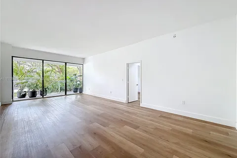 3731 N Country Club Dr # 126, Aventura FL 33180