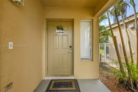 1347 Plumosa Way, Weston FL 33327