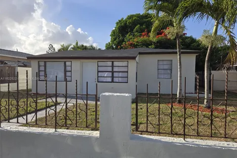 257 E 38th St, Hialeah FL 33013