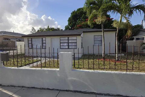 257 E 38th St, Hialeah FL 33013