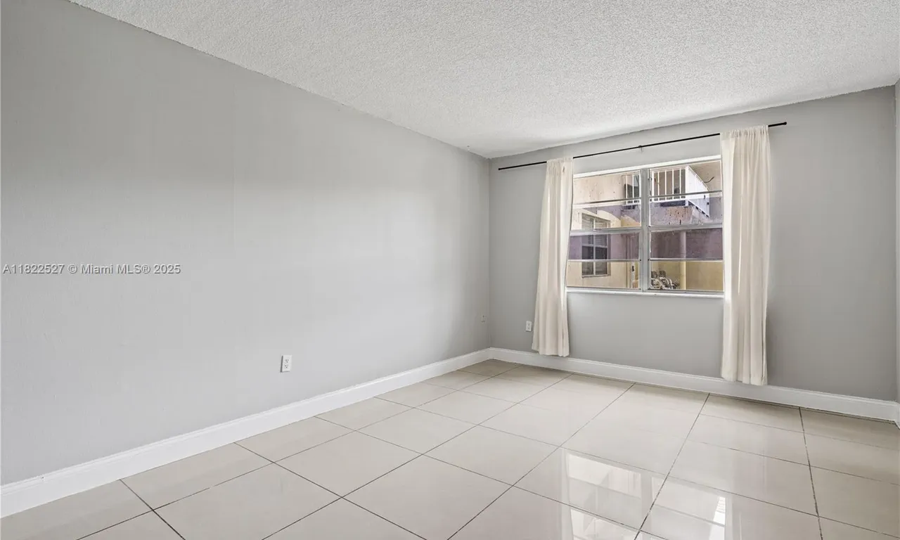 301 NW 177th St # 104, Miami Gardens FL 33169