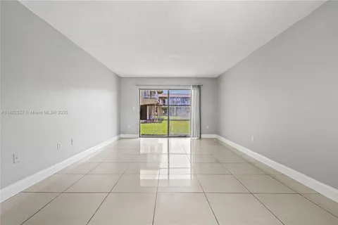 301 NW 177th St # 104, Miami Gardens FL 33169