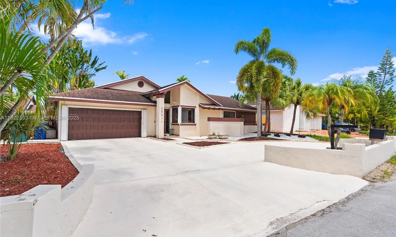 20511 NE 7th Ct, Miami FL 33179