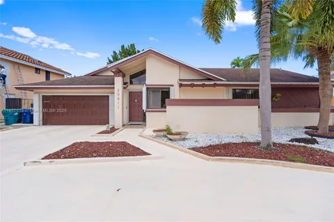 20511 NE 7th Ct, Miami FL 33179