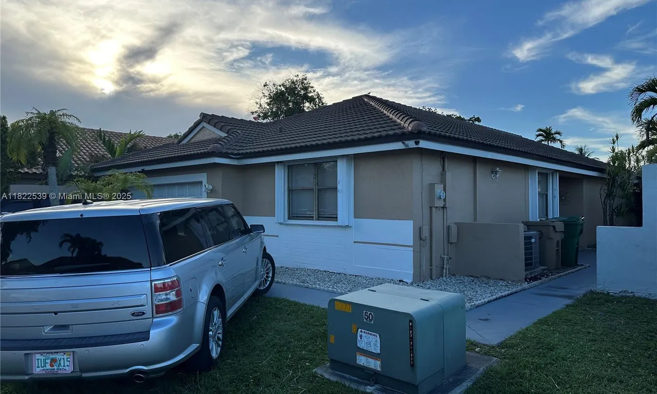 15043 Brighton Ln, Davie FL 33331