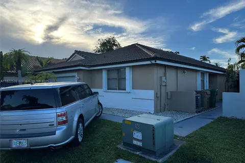 15043 Brighton Ln, Davie FL 33331