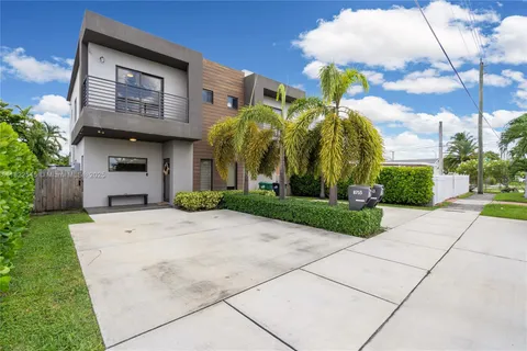 8755 SW 34th St # 2, Miami FL 33165