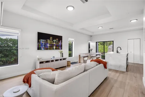 8755 SW 34th St # 2, Miami FL 33165