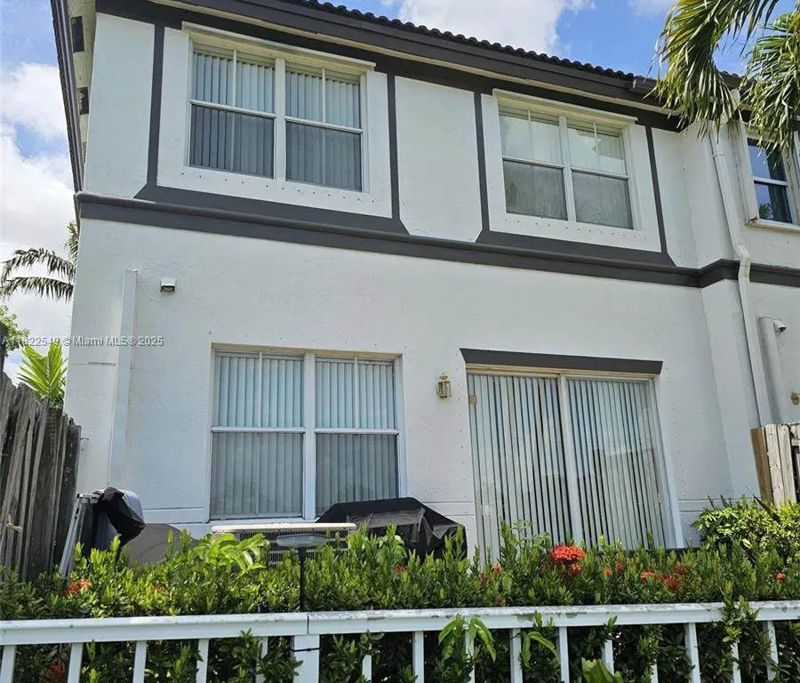 11401 NW 76th Ter, Doral FL 33178
