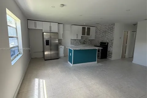 9801 SW 56th St, Miami FL 33165