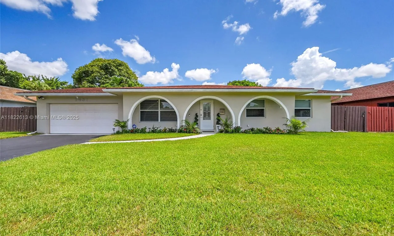 7481 NW 14th St, Plantation FL 33313