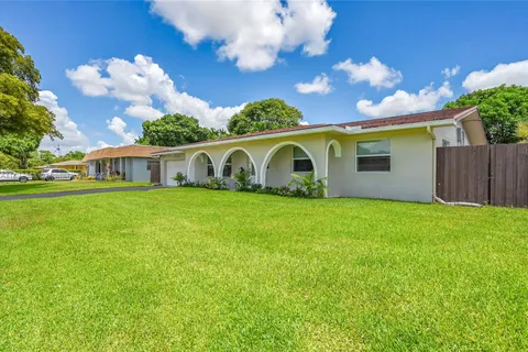 7481 NW 14th St, Plantation FL 33313