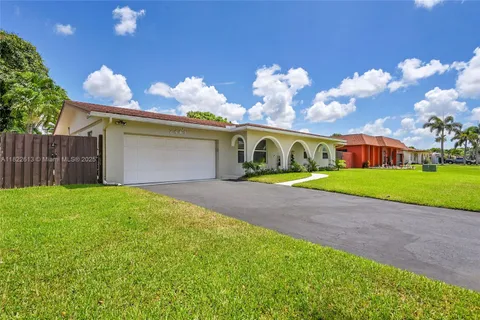 7481 NW 14th St, Plantation FL 33313