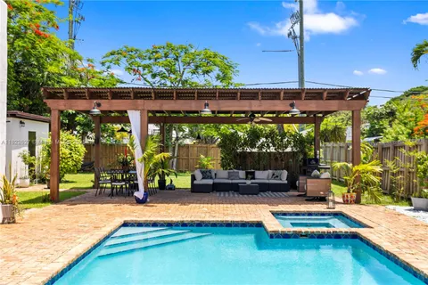 410 SW 18th Ct, Fort Lauderdale FL 33315