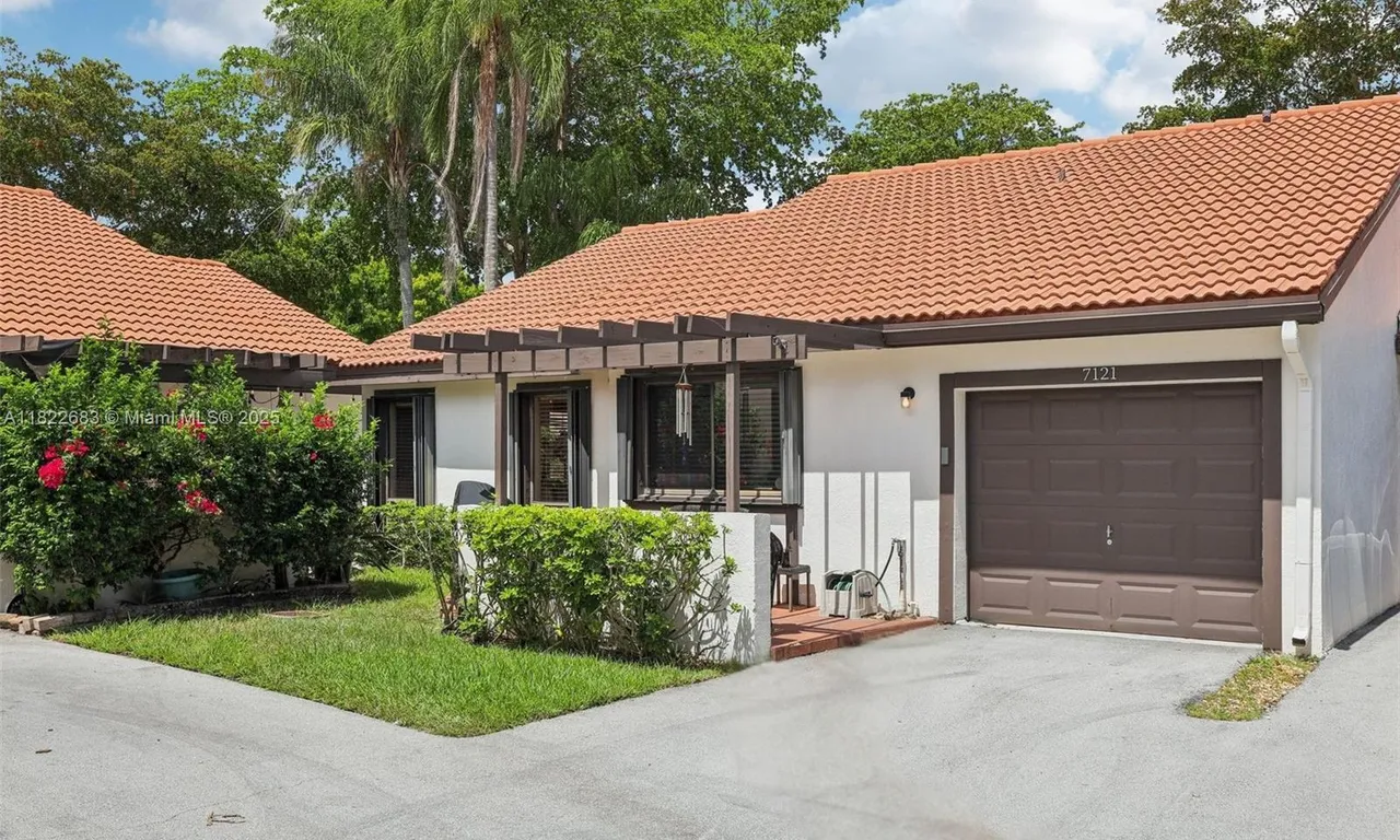 7121 Mimosa Way, Tamarac FL 33321