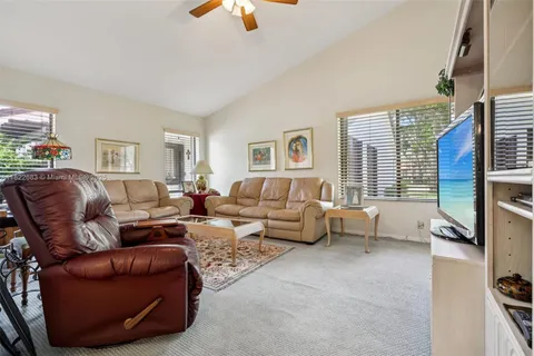 7121 Mimosa Way, Tamarac FL 33321