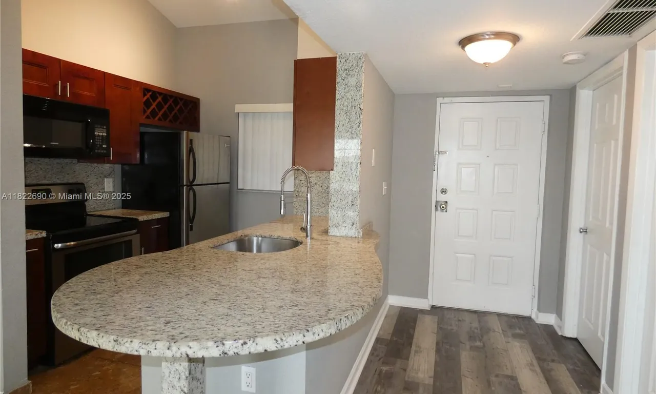2850 N Oakland Forest Dr # 304, Oakland Park FL 33309