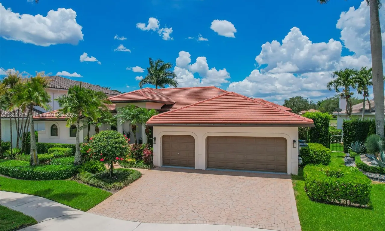 2489 Eagle Watch Ln, Weston FL 33327