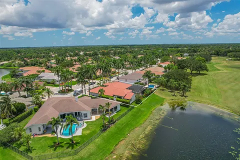 2489 Eagle Watch Ln, Weston FL 33327