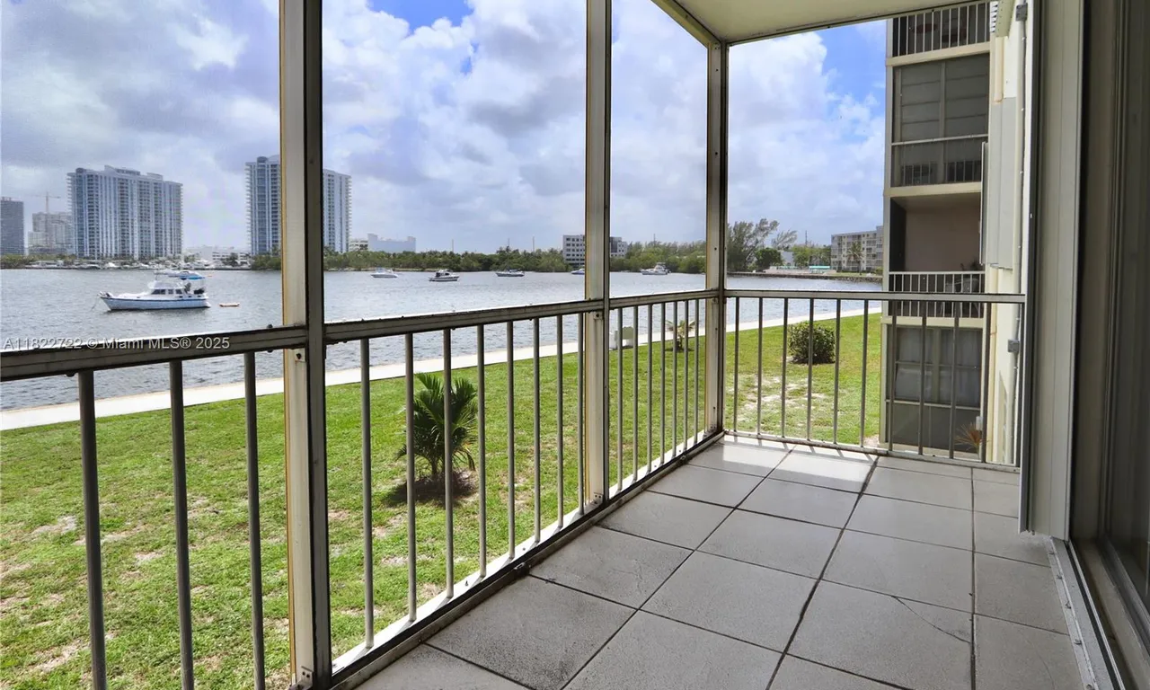 2920 Point East Dr # N208, Aventura FL 33160