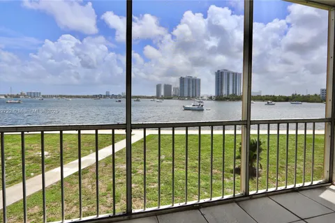 2920 Point East Dr # N208, Aventura FL 33160